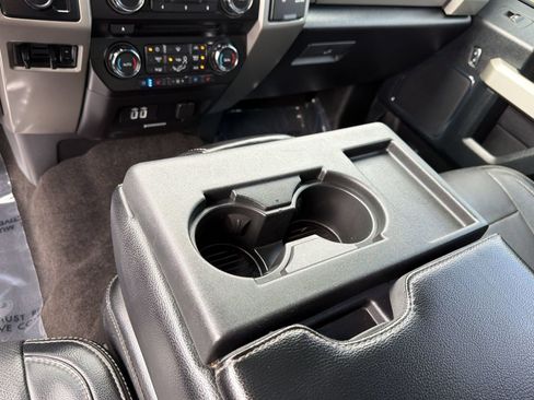 Used 2018 Ford F250 Lariat w/ Lariat Value Package AWD/4WD image 14