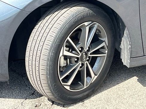 Certified 2023 Kia Forte LXS w/ LXS Technology Package FWD image 3