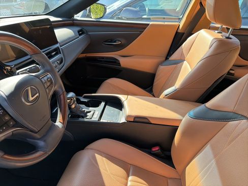 Used 2023 Lexus ES 300h w/ Accessory Package (Z1) image 7