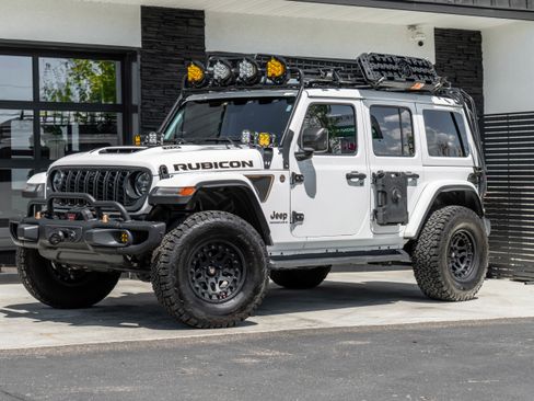 Used 2024 Jeep Wrangler Unlimited Rubicon 392 AWD/4WD image 3