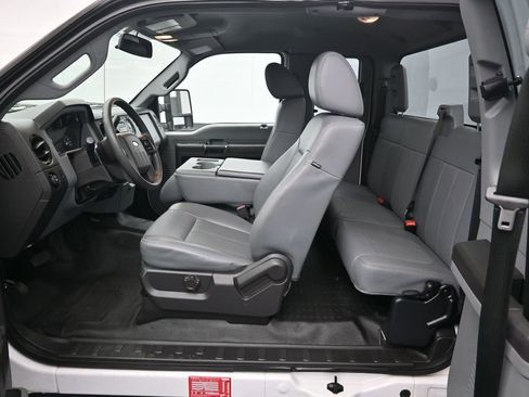 Used 2015 Ford F250 XL w/ Power Equipment Group AWD/4WD image 10