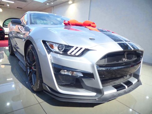 Used 2021 Ford Mustang Shelby GT500 w/ Technology Package image 4