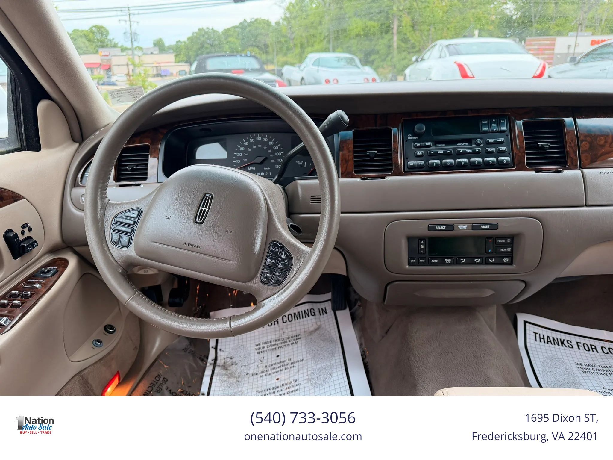 Used 1999 Lincoln Town Car Signature RWD image 10