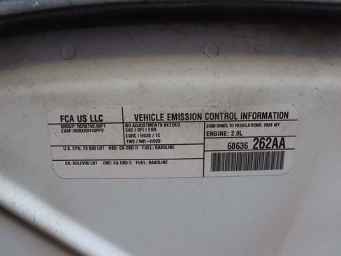 Used 2024 Jeep Compass Latitude image 7