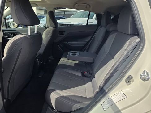 Certified 2025 Subaru Crosstrek 2.5i Premium AWD/4WD image 17