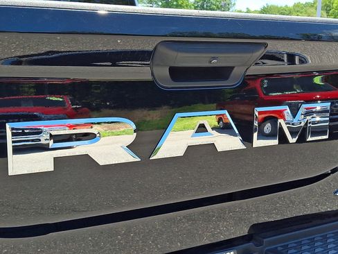 Used 2025 RAM 2500 Big Horn AWD/4WD image 29