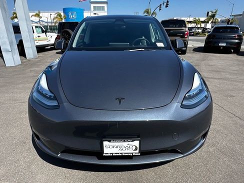 Used 2023 Tesla Model Y Long Range AWD/4WD image 3