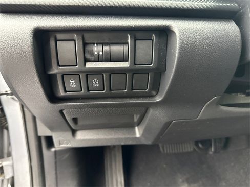 Used 2023 Subaru Crosstrek 2.0i Premium image 19