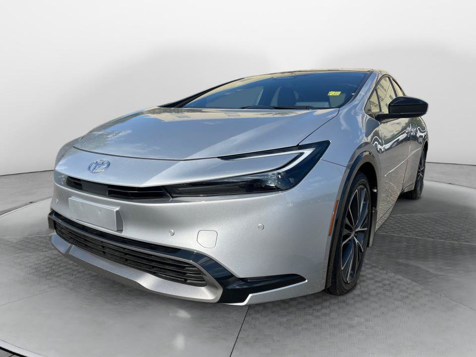 Used 2025 Toyota Prius Limited FWD image 25