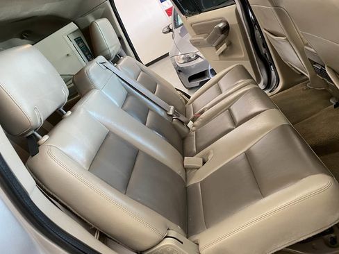 Used 2007 Ford Explorer XLT image 23