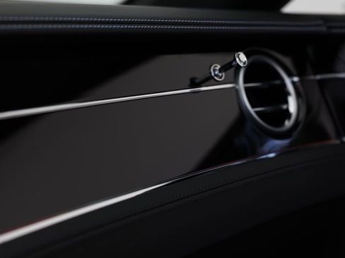 Used 2025 Bentley Continental GTC image 38