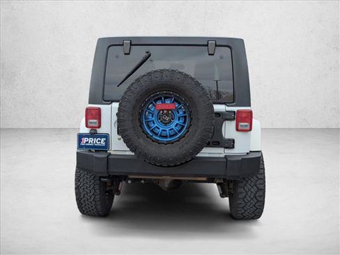 Used 2014 Jeep Wrangler Unlimited Rubicon w/ Connectivity Group AWD/4WD image 7
