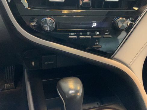 Used 2024 Toyota Camry XLE FWD image 16