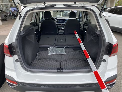 Used 2023 Volkswagen Taos SE w/ Panoramic Sunroof Package FWD image 19