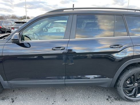 Used 2022 Volkswagen Atlas SE image 36