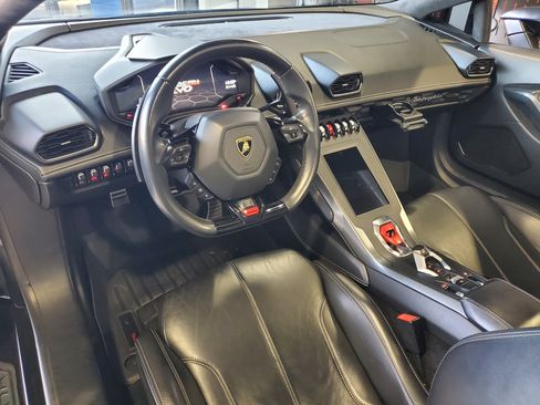 Used 2021 Lamborghini Huracan EVO image 23