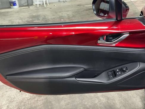 Used 2025 MAZDA MX-5 Miata RF Club w/ Weather Package RWD image 17