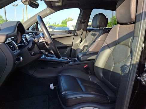 Used 2017 Porsche Macan S AWD/4WD image 13