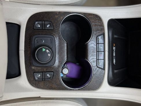 Used 2020 GMC Acadia Denali image 28