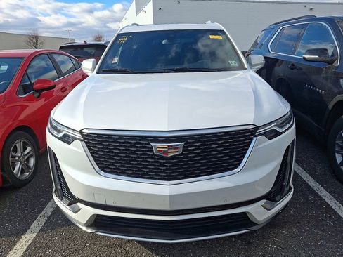 Used 2024 Cadillac XT6 Premium Luxury image 2