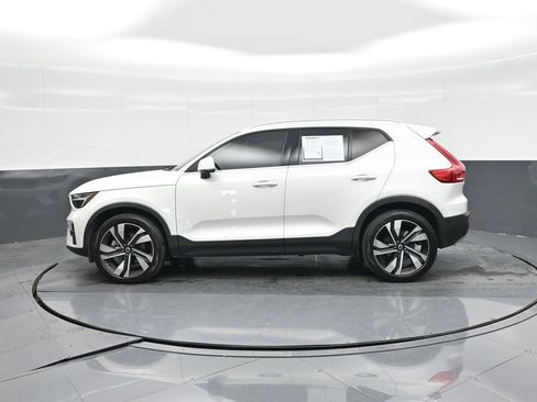 Used 2023 Volvo XC40 B5 Plus w/ Protection Package Premier image 20