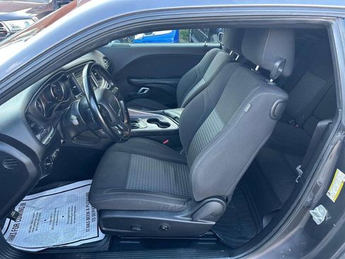 Used 2021 Dodge Challenger SXT w/ Driver Convenience Group image 10