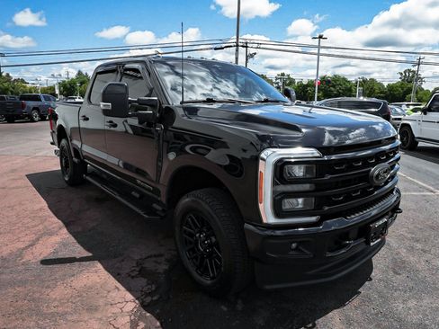 Used 2023 Ford F250 Lariat w/ Black Appearance Package AWD/4WD image 3