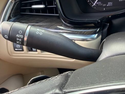 Used 2019 Cadillac XT5 FWD image 23