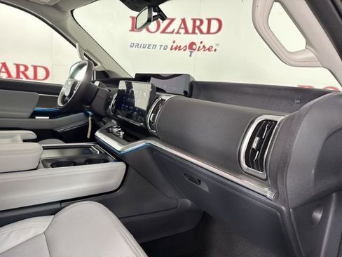 New 2025 Ford Expedition Max Platinum w/ Driver's Package image 20