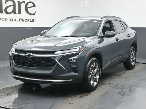New 2026 Chevrolet Trax LT w/ LT Convenience Package FWD image 7