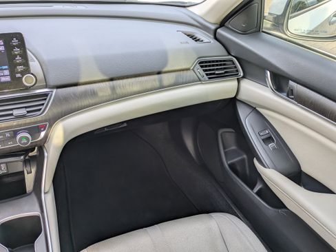 Used 2020 Honda Accord EX image 21