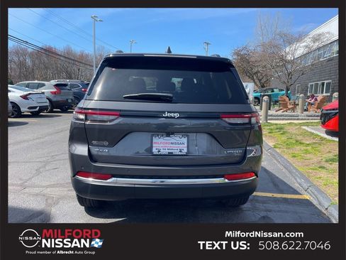 Used 2023 Jeep Grand Cherokee Limited AWD/4WD image 4