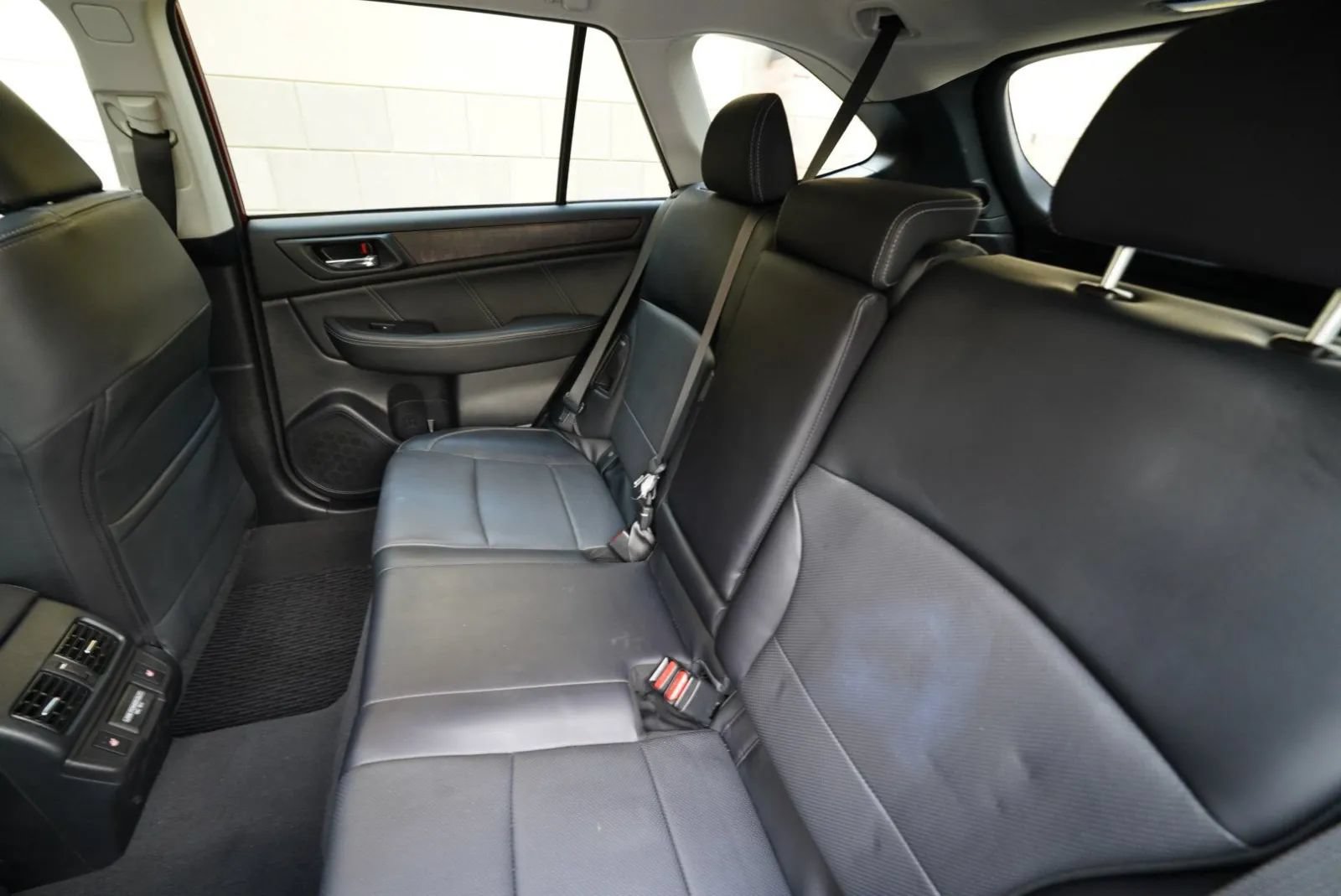 Used 2018 Subaru Outback 2.5i Limited AWD/4WD image 31