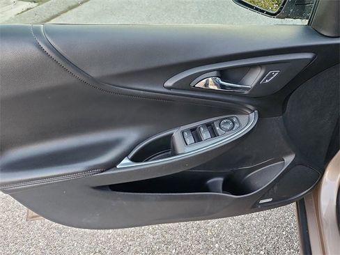 Used 2018 Chevrolet Malibu LT w/ Leather Package image 12