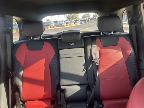 Used 2020 Mercedes-Benz GLB 250 image 19