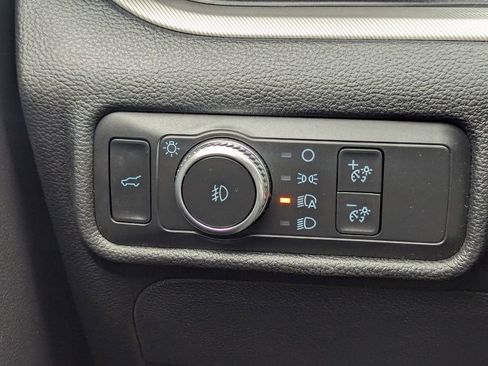 Used 2020 Ford Explorer XLT w/ Equipment Group 202A image 13