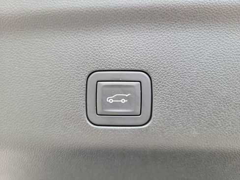 Certified 2025 GMC Yukon XL Denali AWD/4WD image 12