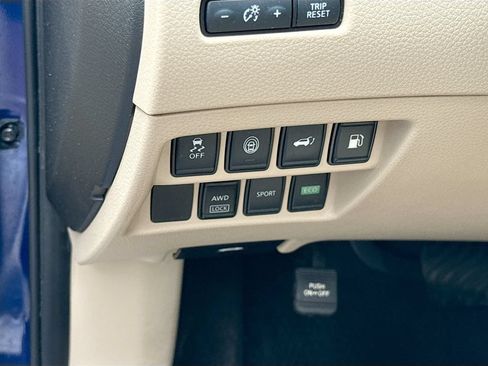 Used 2020 Nissan Rogue SV AWD/4WD image 13