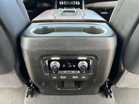 Used 2024 GMC Yukon Denali Ultimate image 22