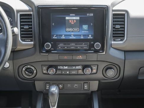 Used 2022 Nissan Frontier SV AWD/4WD image 6