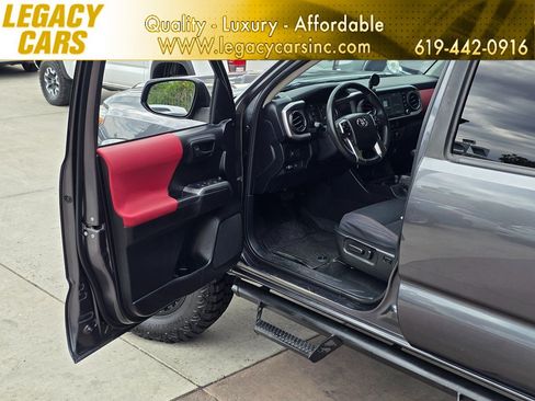 Used 2021 Toyota Tacoma SR5 AWD/4WD image 53