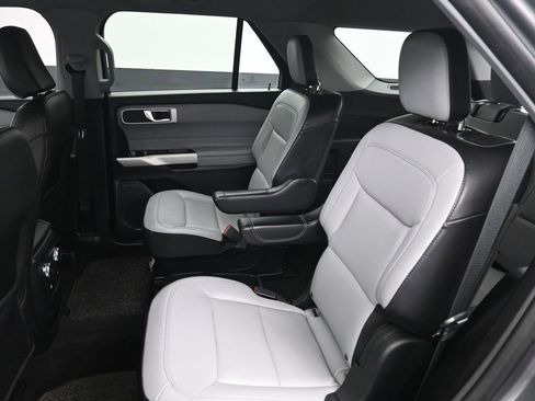 Used 2021 Ford Explorer XLT w/ Equipment Group 202A image 30