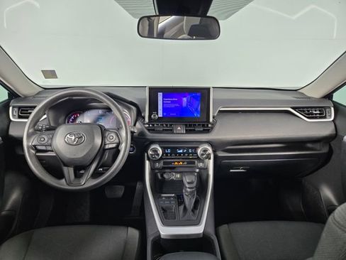 Used 2025 Toyota RAV4 XLE image 21