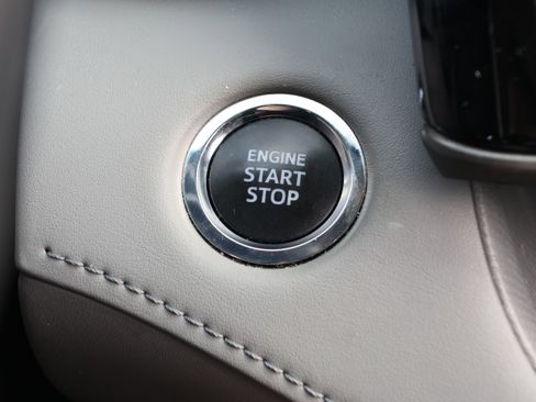 Used 2023 Toyota Highlander XLE image 26