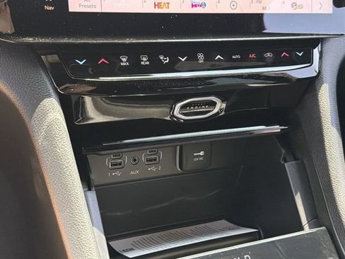 New 2026 Jeep Grand Cherokee L Limited AWD/4WD image 21