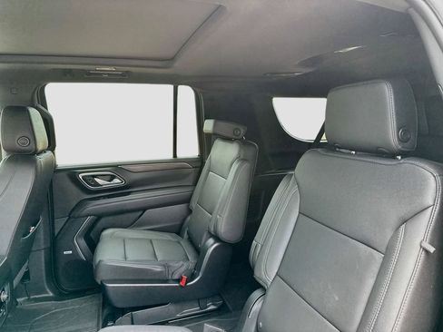 Used 2023 Chevrolet Suburban Z71 w/ Luxury Package AWD/4WD image 23