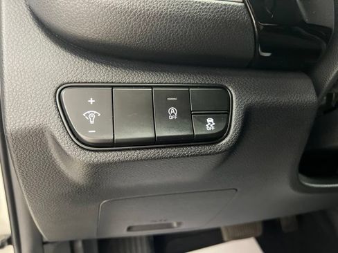 Certified 2025 Kia Seltos S FWD image 21