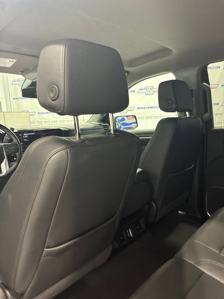 Used 2025 GMC Sierra 1500 SLT AWD/4WD image 33