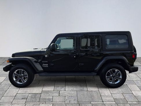 Used 2022 Jeep Wrangler Unlimited Sahara AWD/4WD image 5