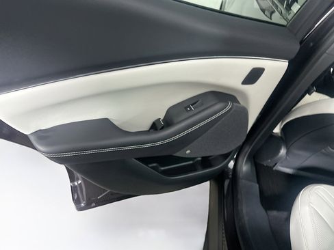 Used 2022 Ford Mustang Mach-E Premium image 27